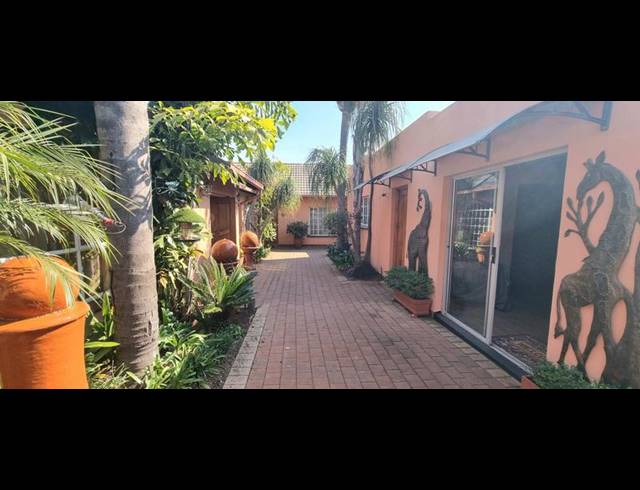 5 BEDROOM HOUSE FOR SALE IN WIERDA PARK